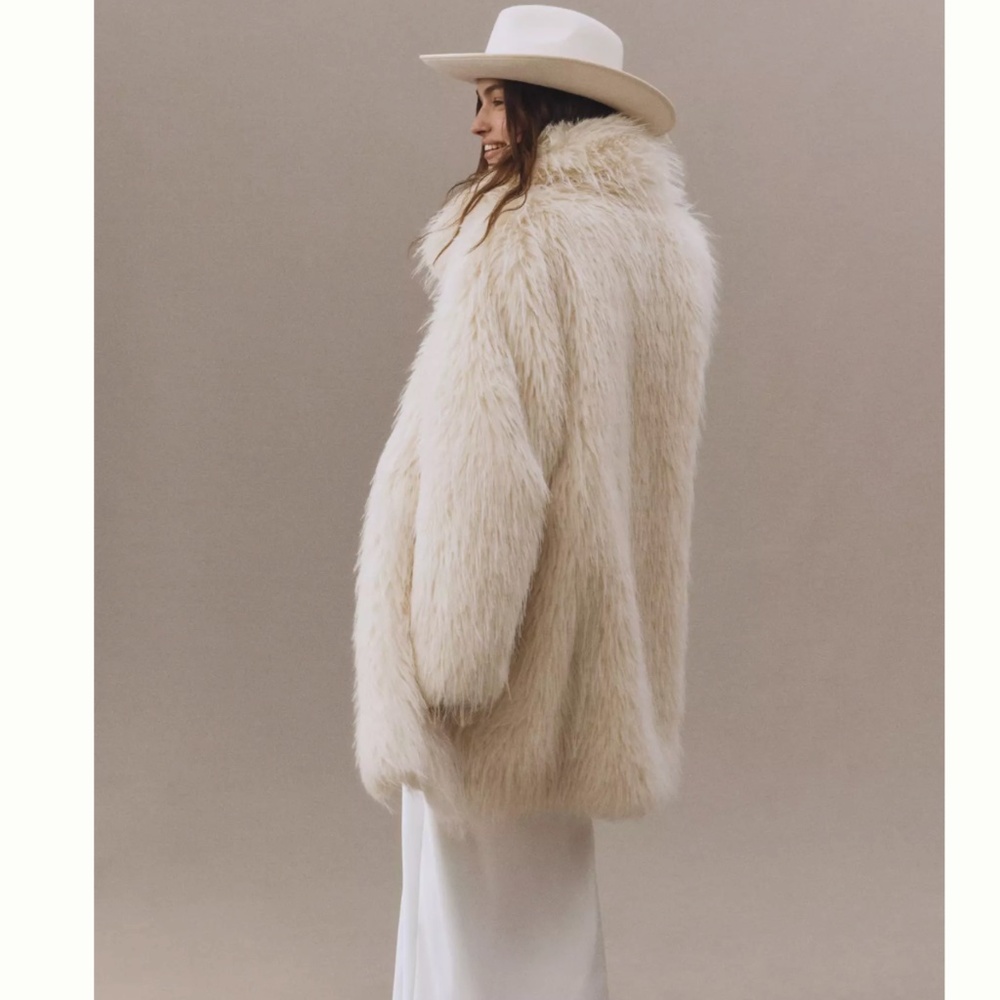 Apparis Pamela Faux Fur Coat size Medium M - Picture 4 of 10